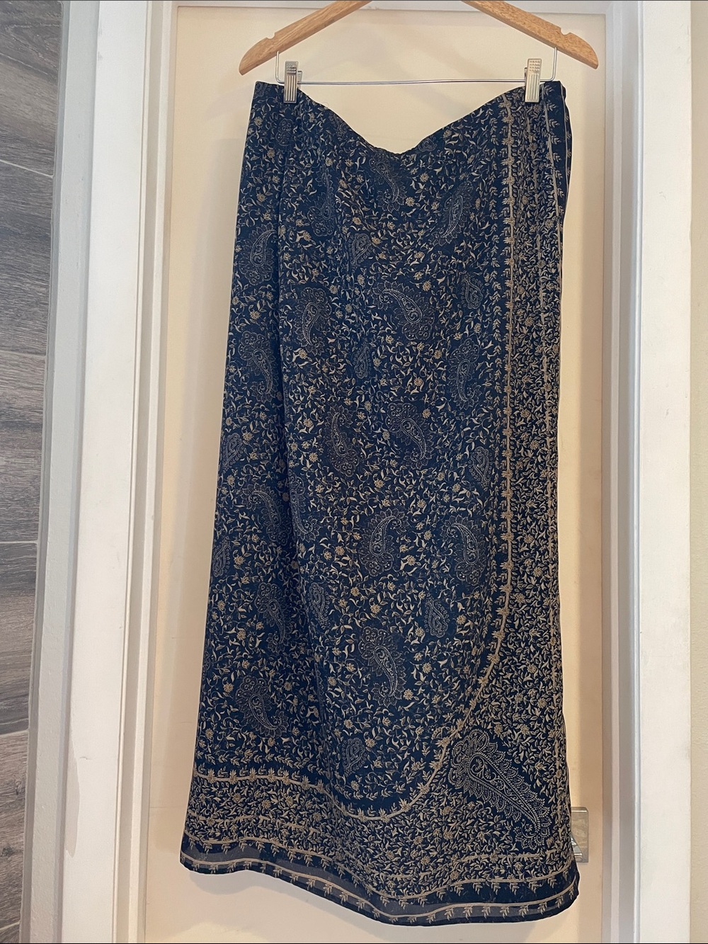 Liz Claiborne Navy and Beige Paisley Maxi Skirt